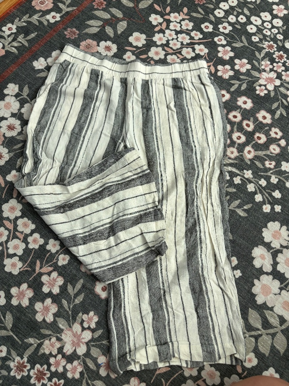 Linen capri pants